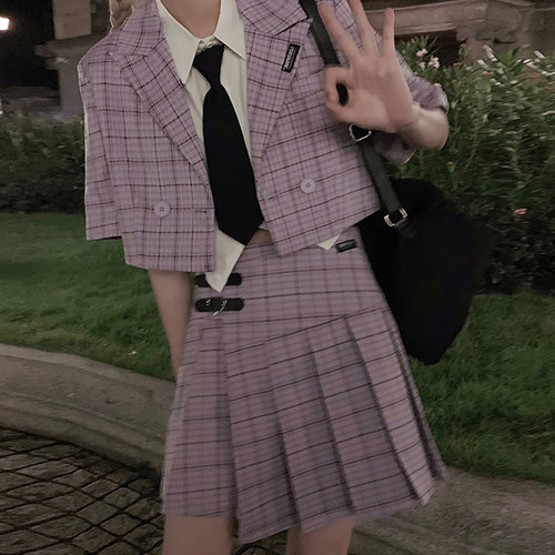 格子西装套装不规则百褶裙演出服