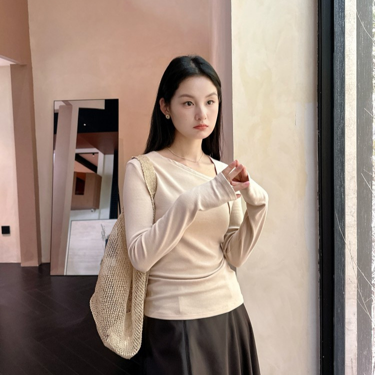 DIGM广州十三行女装2025秋冬斜领打底衫针织衫长袖T恤女A10977