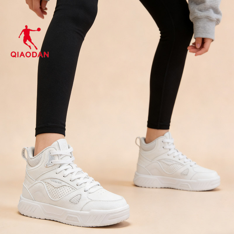 乔丹女鞋2026新款软底舒适减震运动鞋女款高帮白色空军一号休闲鞋