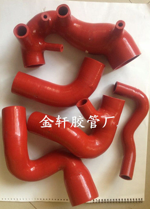 大众帕萨特领驭中冷管