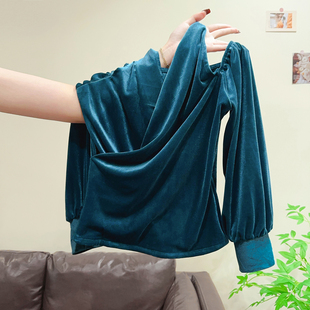 搜搜欧货洋气设计感小众衬衫轻奢秋冬高级感孔雀蓝露肩丝绒上衣女