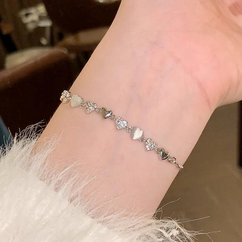 搜搜搜搜轻奢小众高级感猫眼石爱心手链女抽拉式可调节碎钻桃心