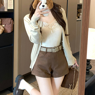 辣妹风咖色鹿皮绒休闲短裤女2025秋季新款百搭修身显瘦直筒热裤子