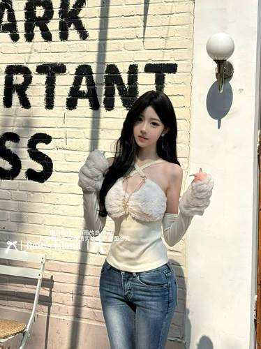 秋季毛毛杏色内搭短款打底上衣女