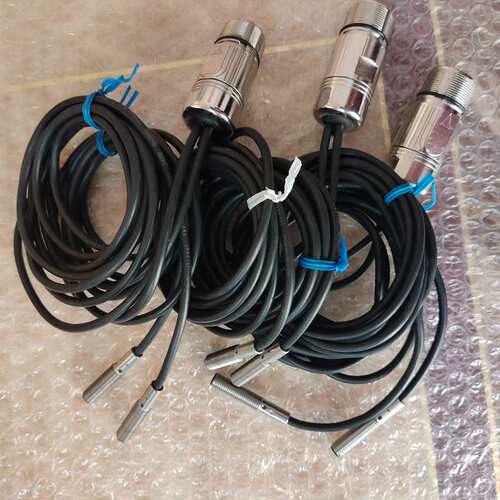 议价欧姆E2B-S08KS01-WP-B1-DJ接近开关传感器，