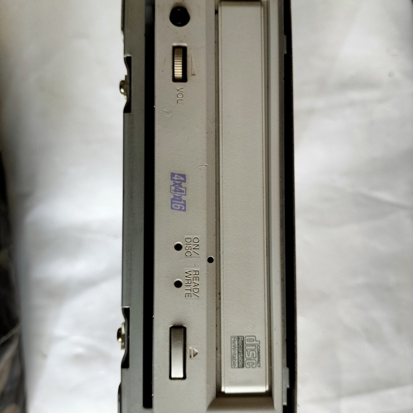 议价雅马哈4416sx 刻录机?盒子 通电出入仓正常 没有数据线图片