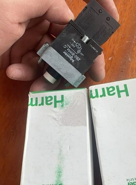 议价施耐德带灯按钮开关 ZB2-BWM31C，绿色LED，220