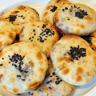 衢州特色小吃香辣烤饼葱肉鲜肉饼梅干菜烧饼糕饼锅盔新鲜现做包邮