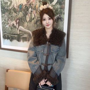 秋冬新款洋气短款托皮毛一体拼接牛仔皮草外套女羽绒棉服外穿