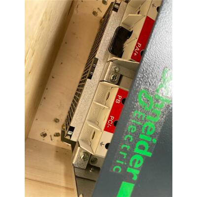 施耐德变频器ATV212HD30