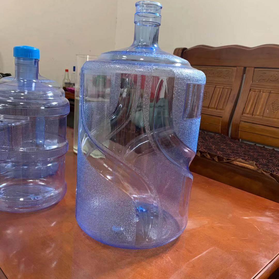 桶装水纯净水桶食品级饮水机桶加厚拧口矿泉水桶pc家用茶吧机桶