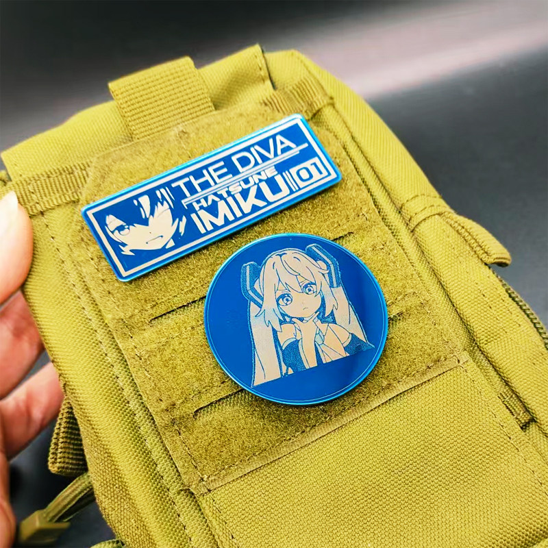 初音未来圆形金属贴章魔术贴