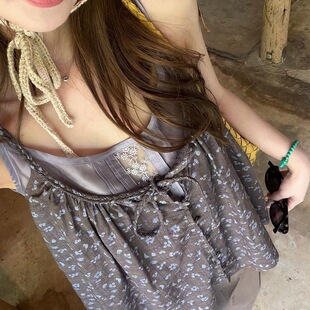 甜美蓝色碎花无袖吊带背心女夏季设计感宽松显瘦上衣两件套叠穿薄