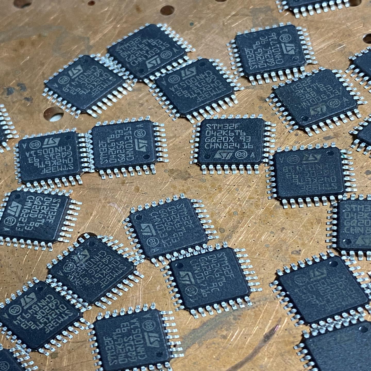 STM32F042K6T6  单片机进口芯片 工厂剩余散新几