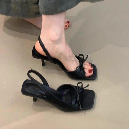 羊皮版~高跟鞋女夏外穿新款蝴蝶结后绊带一字带气质露趾方头凉鞋