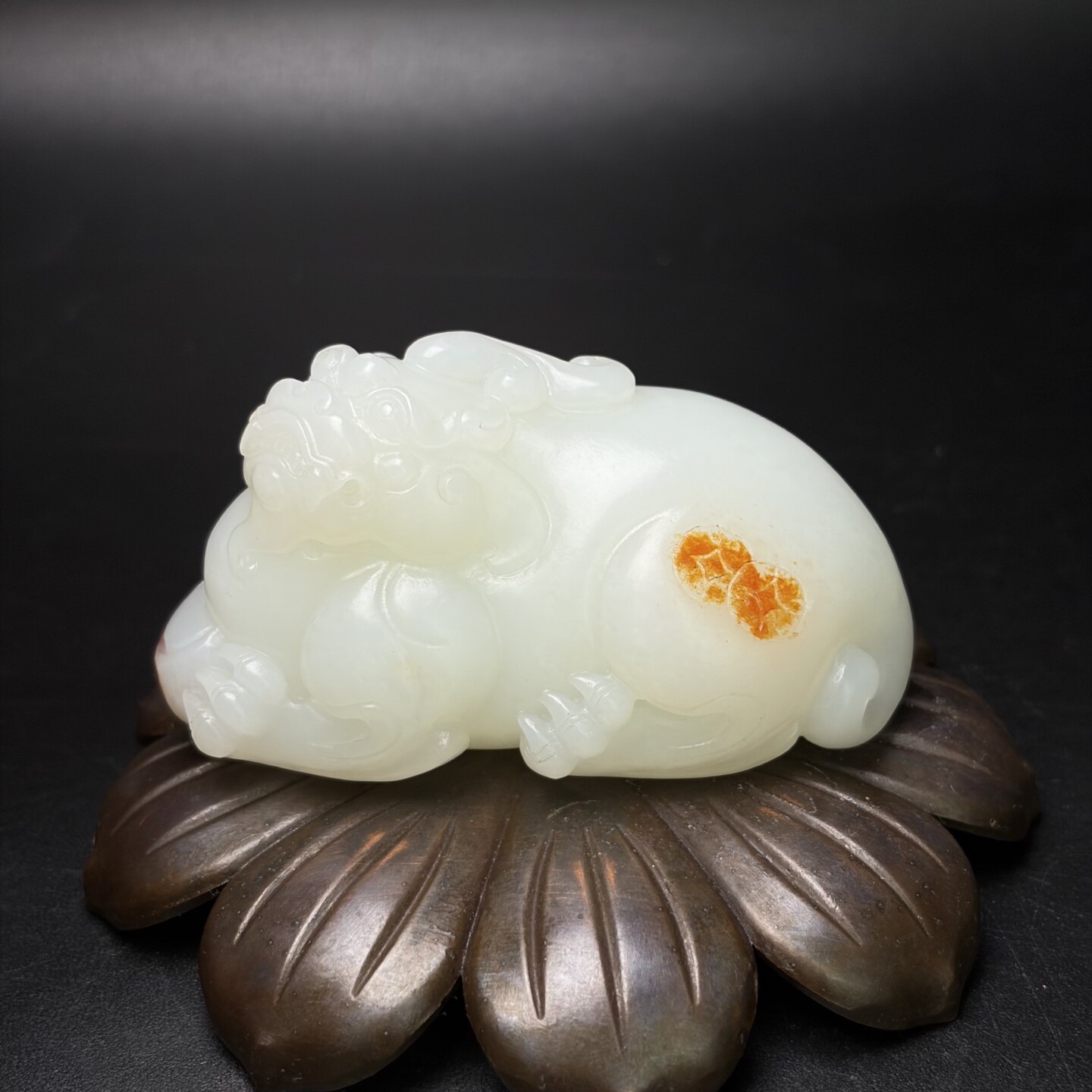 收藏级和田白玉貔貅把玩件