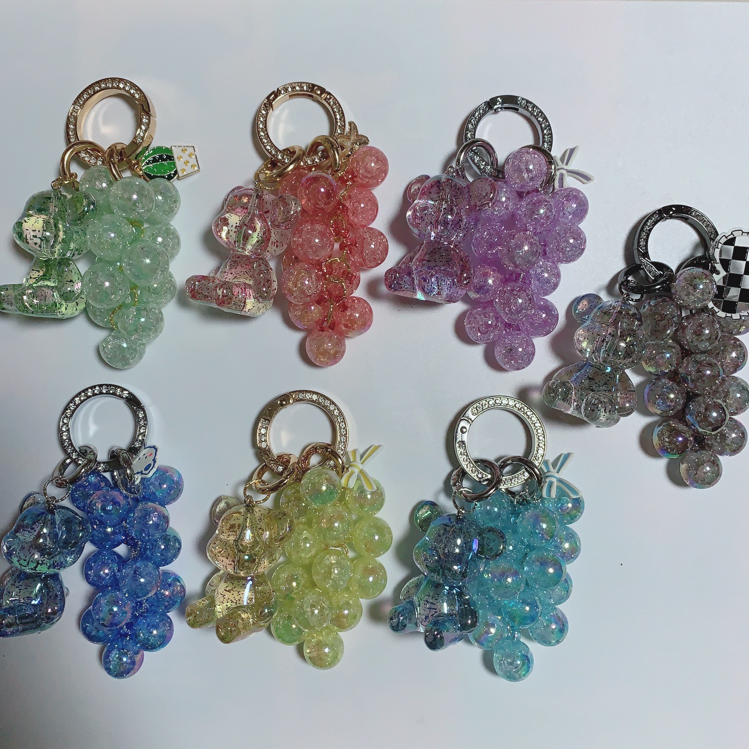 手作DIY细闪坐姿暴力熊爆裂珠葡萄串钥匙扣包挂件小熊车钥匙扣