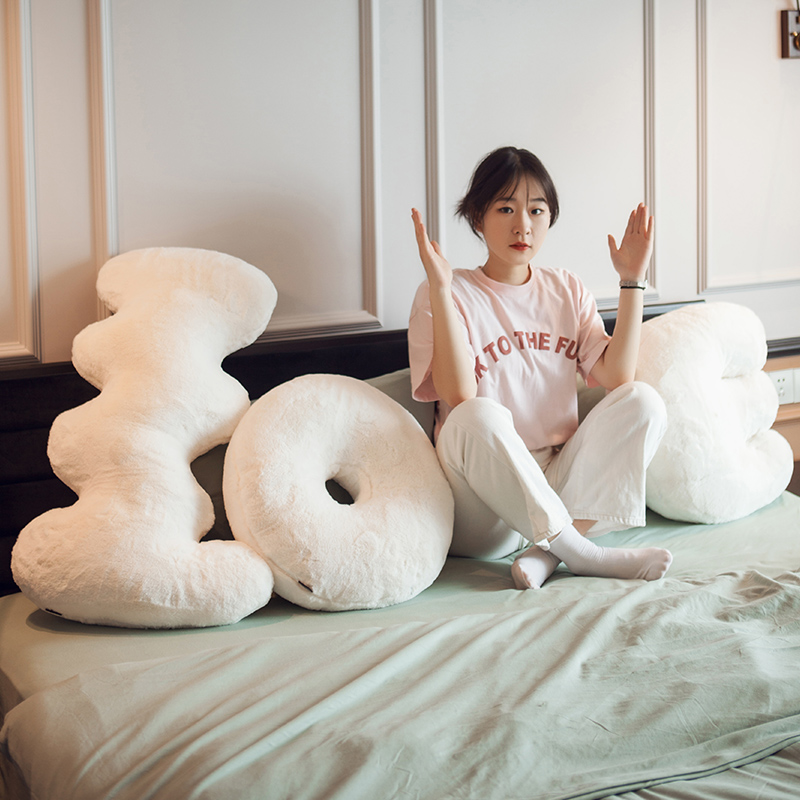 ins沙发抱枕可爱靠垫床头皇冠靠枕飘窗客厅装饰少女心冬季love