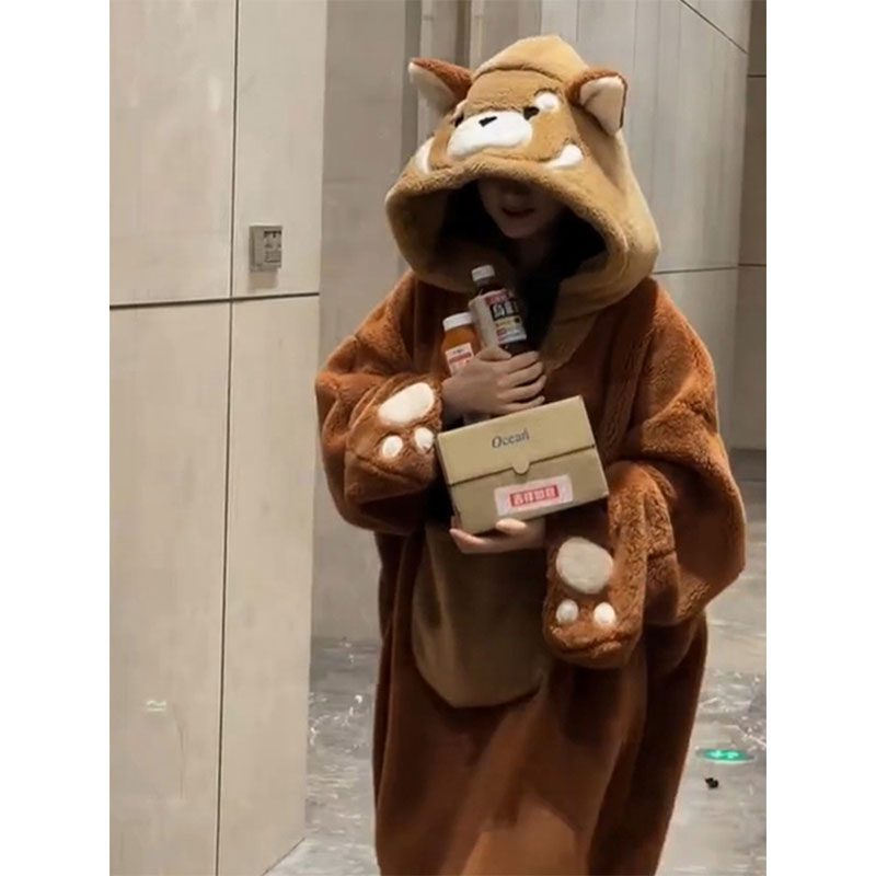 可爱卡通小熊连帽珊瑚绒睡衣女