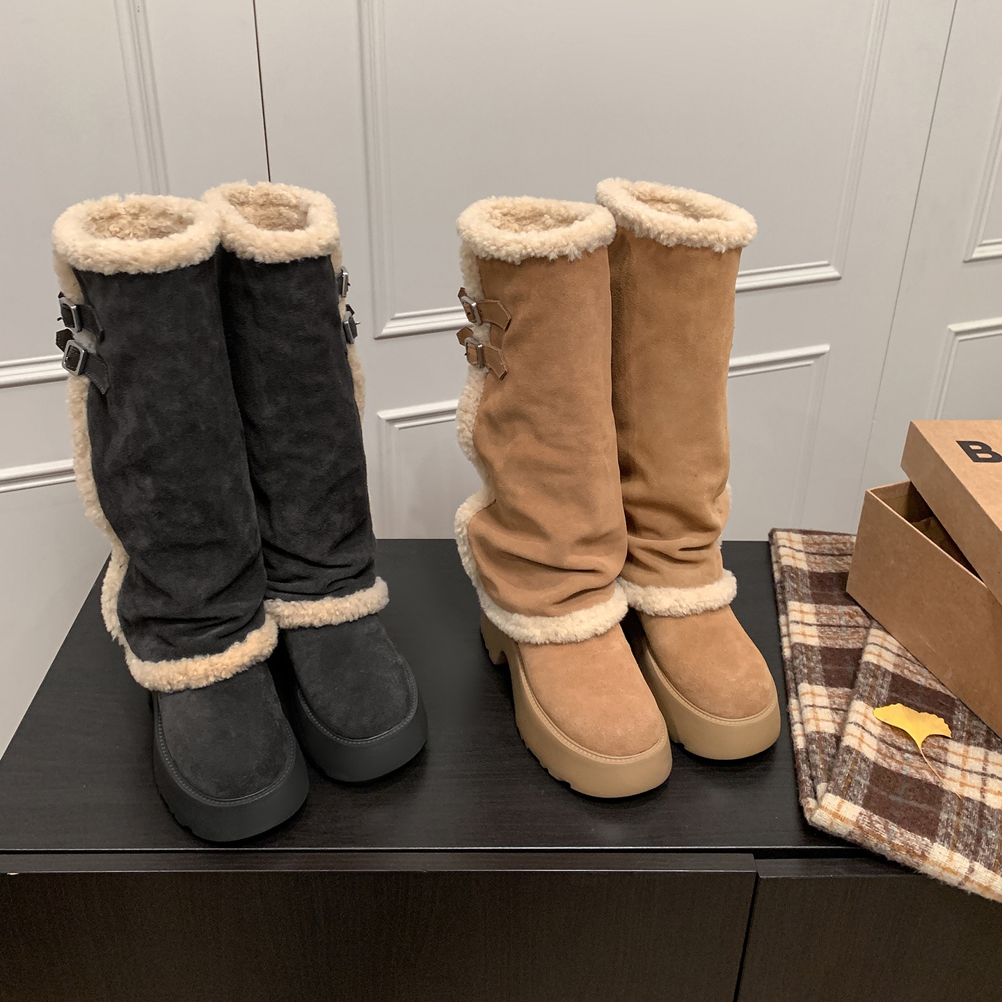 时尚圆头高筒拼接搭扣长绒雪地靴