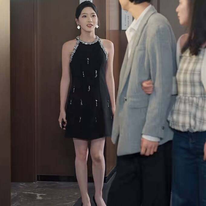 短剧白夜陷落孙露鹭叶微