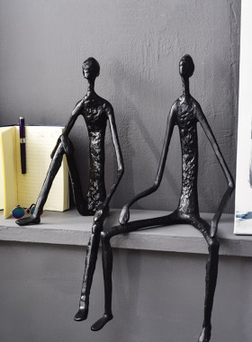 抽象铸铁黑人雕塑吊脚坐姿