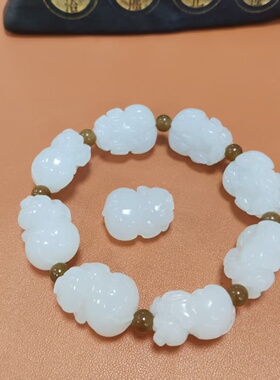 和田羊脂玉小猪手串，发财猪新疆于田料男女均可戴