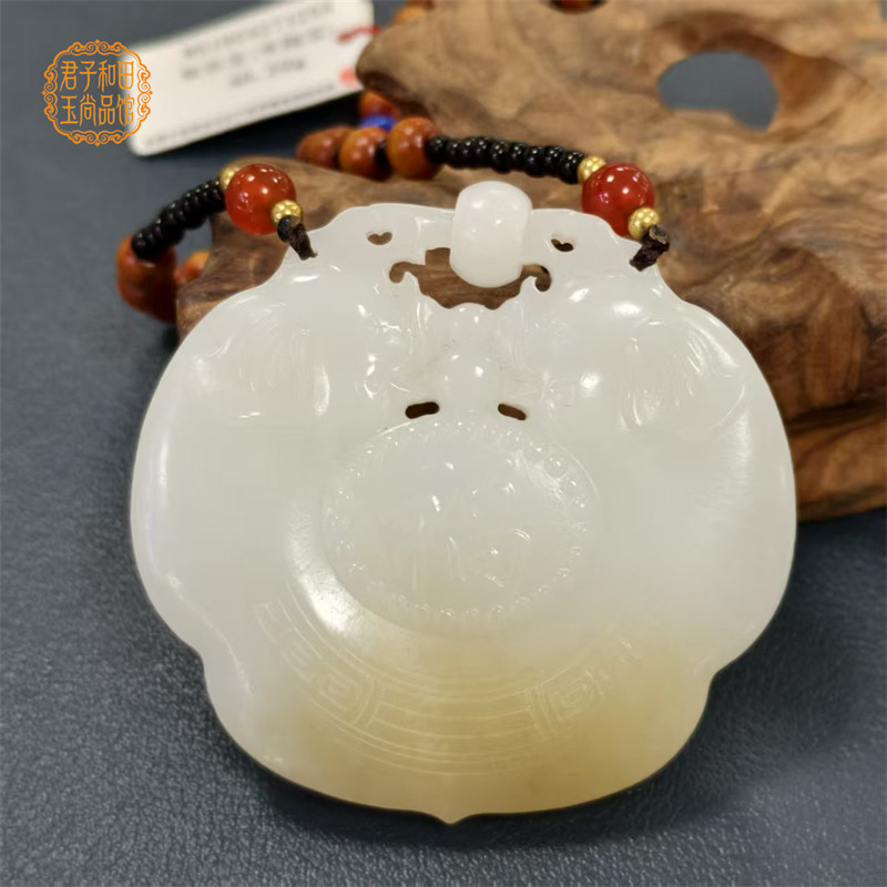 附证书玉坠和田玉糖羊脂白玉