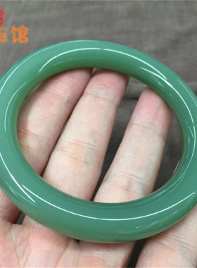 俄料粉青手镯碧玉58手镯冰底料萤光手镯圆条细腻油润高脂份和田玉
