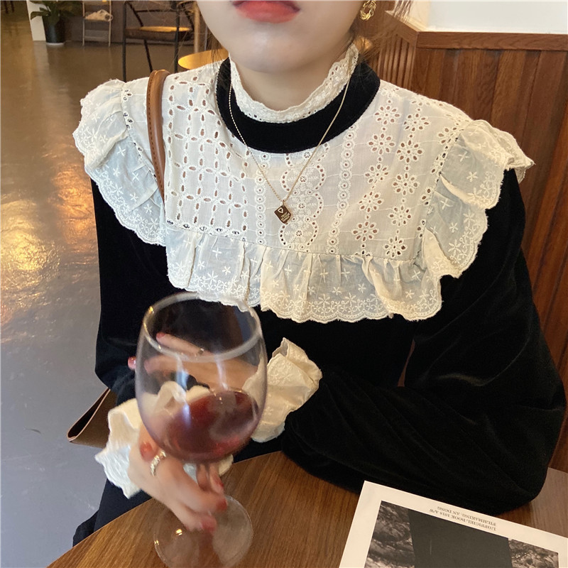 Real price! Style lace shirt with half high neck VELVET TOP