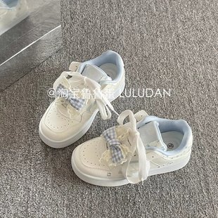 女童板鞋潮款学生甜美风休闲鞋女款2026春秋新款蝴蝶结洋气运动鞋