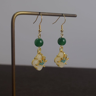 新中式国风耳环轻奢高级感古风复古绿珠银针挂钩耳饰2025年新款