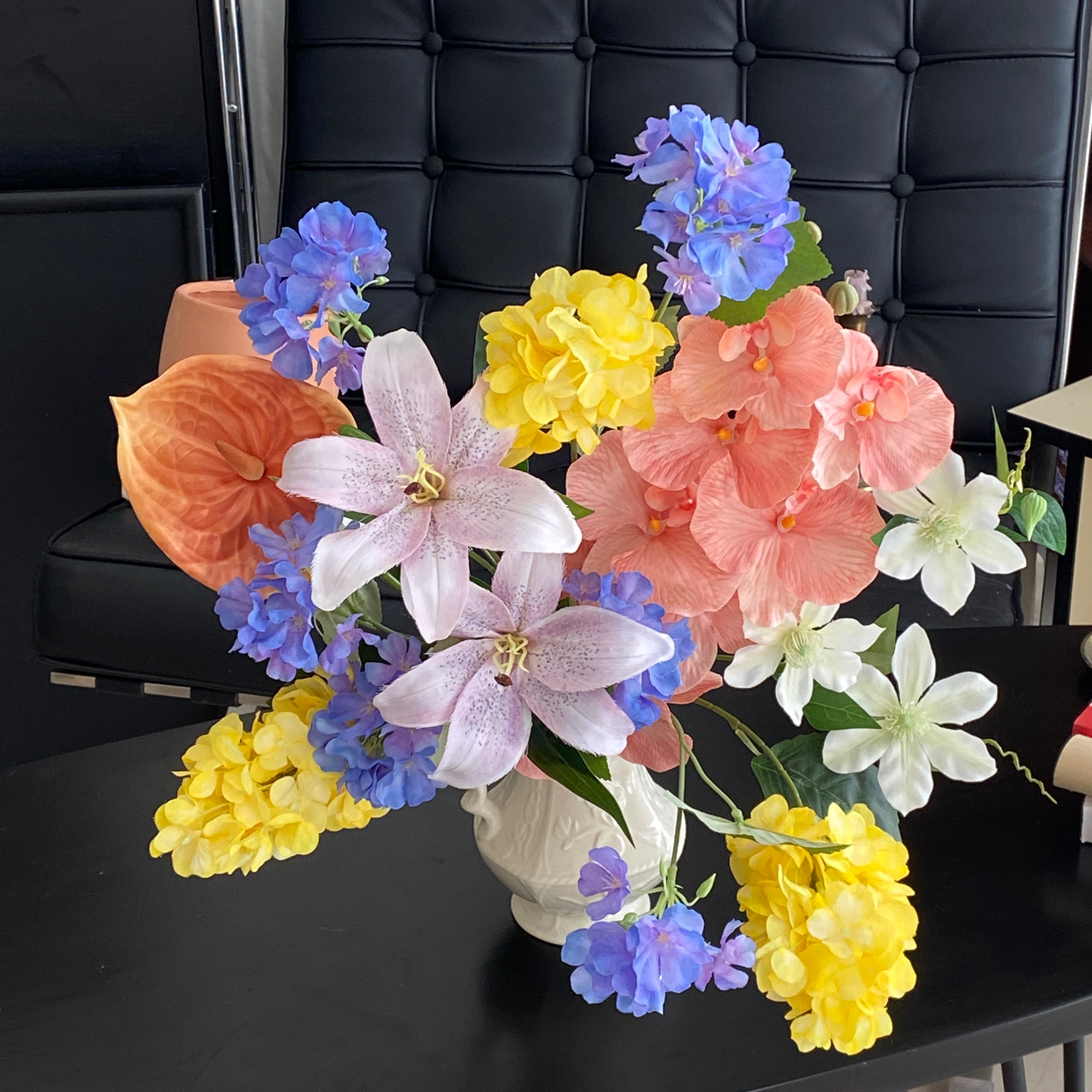 原创多彩美学 成品花束百合蝴蝶兰高质感仿真花ins风插花桌花家居