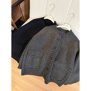 muzi 重工强捻粗针高克重保暖厚实绵羊毛外套女 大口袋毛衣