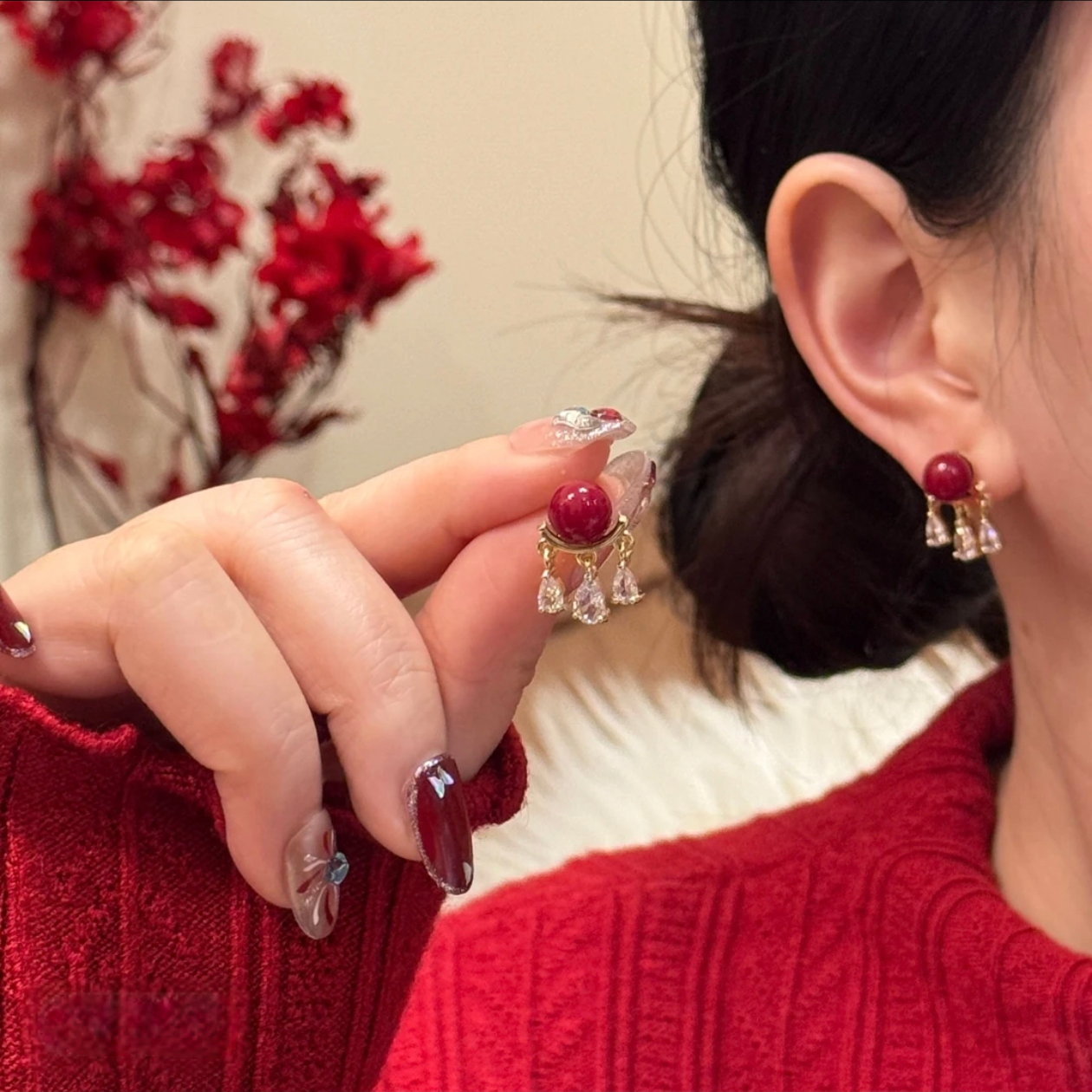 红色圆珠水滴耳钉女2026新款爆款时尚精致百搭氛围感耳饰,饰品/流行首饰/时尚饰品新,耳钉,淘宝优惠券,粉丝福利购,淘宝优惠卷
