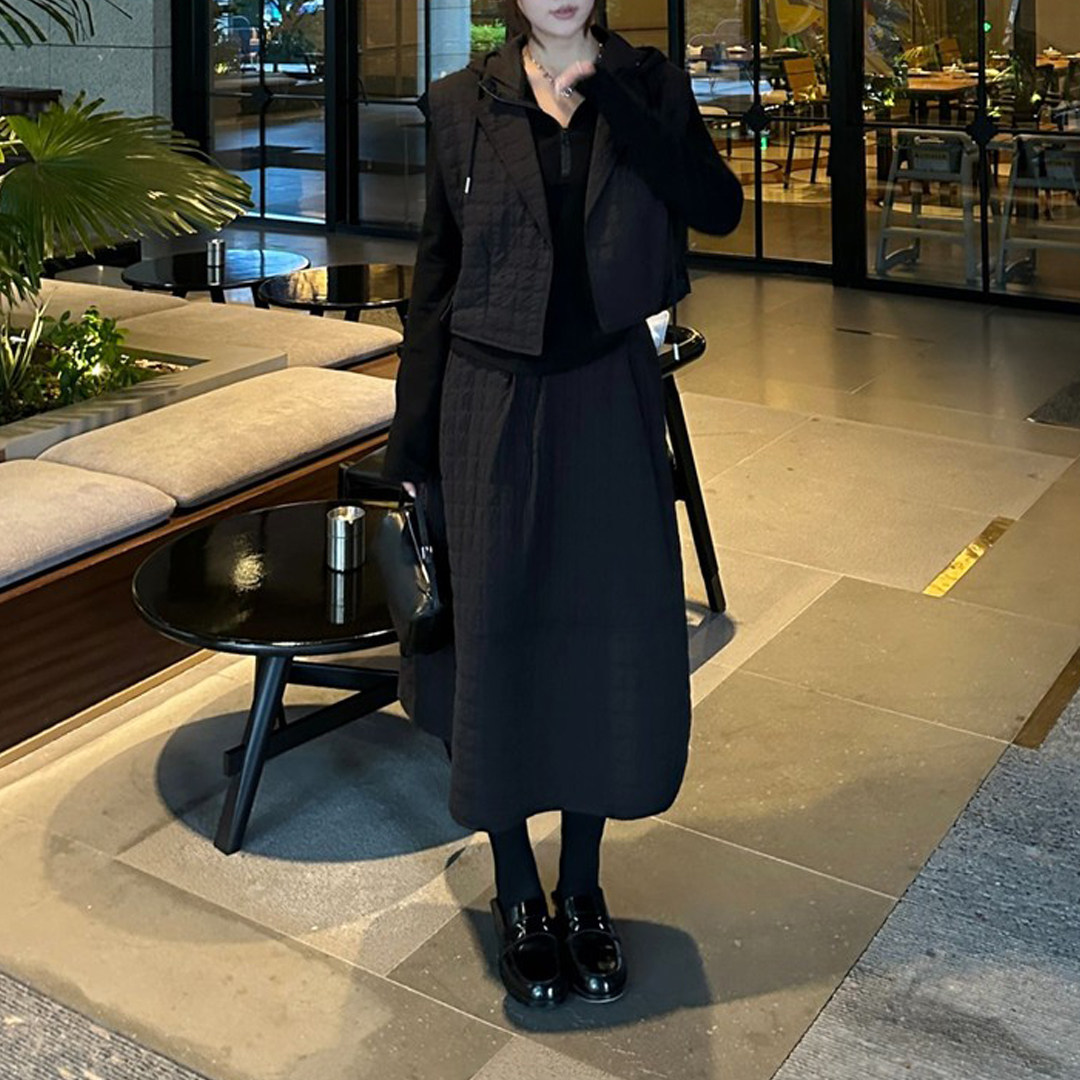 大码女装设计感马甲上衣花苞半裙显瘦气质三件套