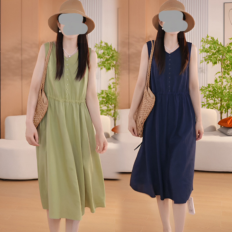 2026年夏季淡人气质显瘦无袖单排扣连衣裙简约大气收腰巨好看裙子