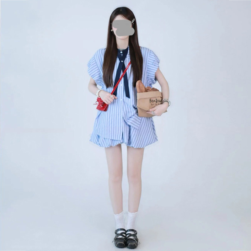韩系高级感穿搭套装蓝色条纹蝴蝶结衬衫花苞短裙2026年新款两件套