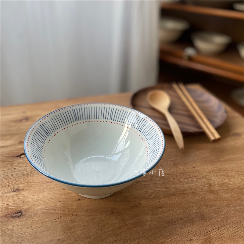 日式一家小店面碗面碗斗笠碗