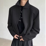 黑色