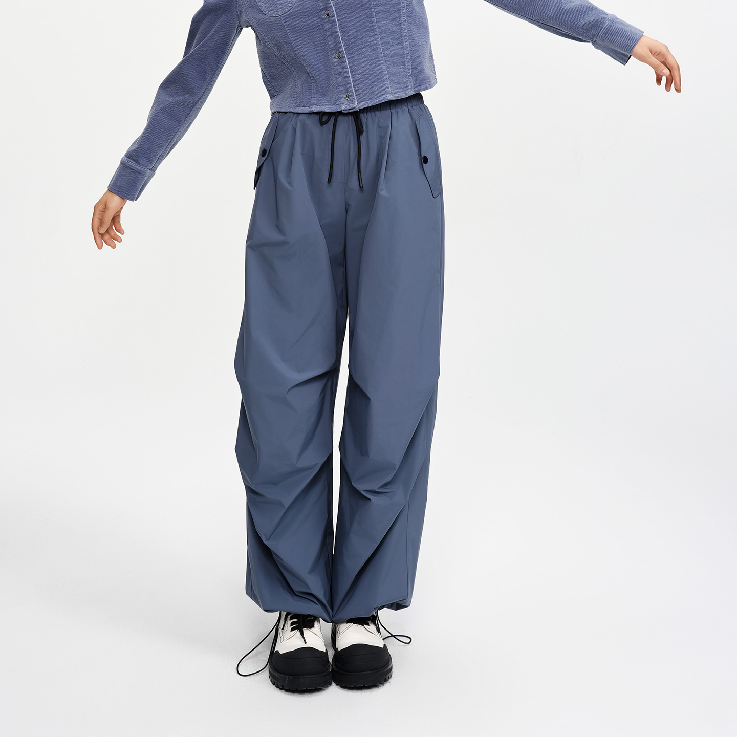 2025冬季新款抽绳降落伞裤女柔软防风厚绒保暖宽松时尚工装休闲裤