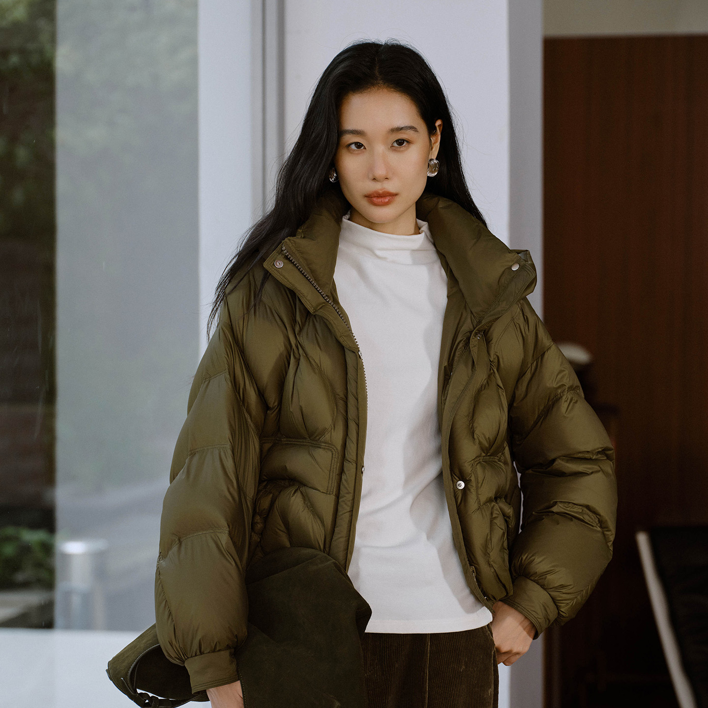 2025冬季新款连帽羽绒服女简约休闲宽松时尚加厚保暖防风外套