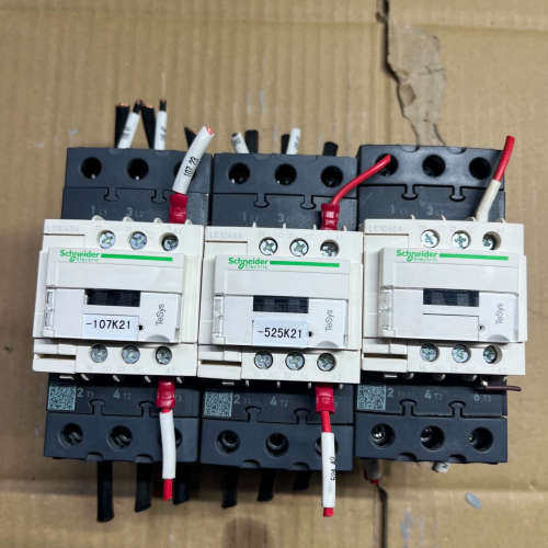 LC1D40A,，2个，LC1D50A，1个，