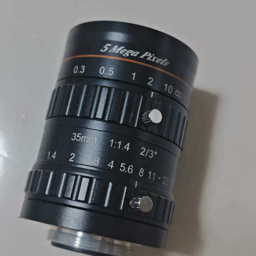 5 Mega Pixels 35mm 1:1.4 2/3