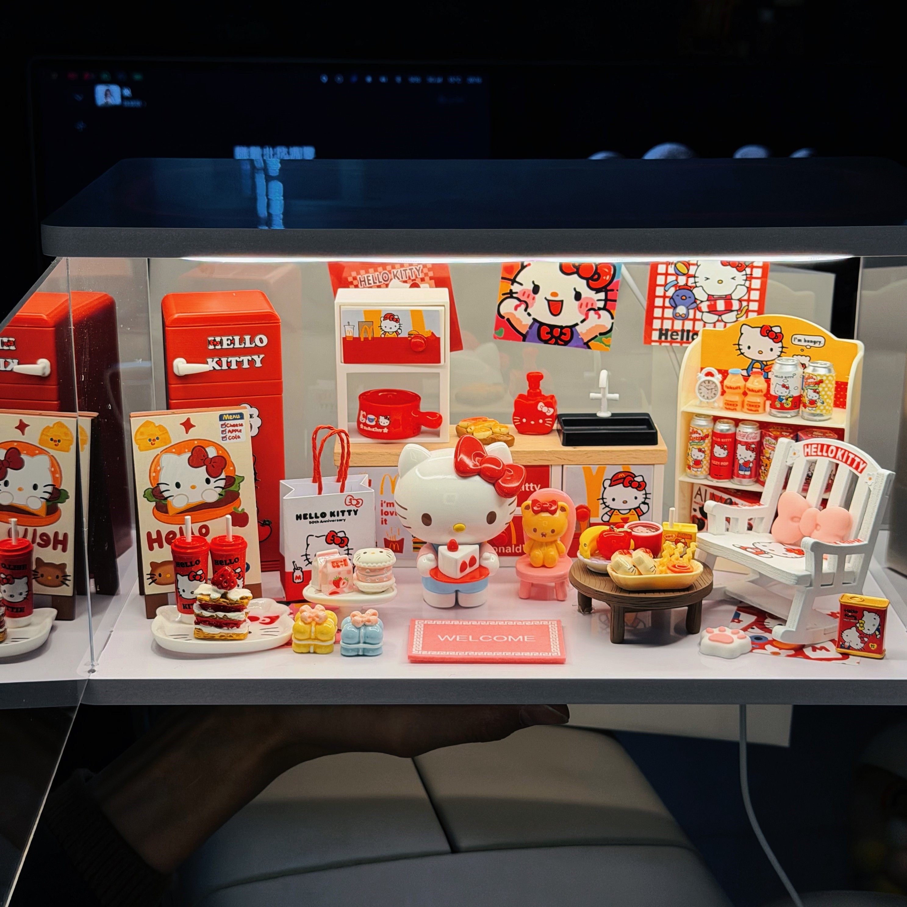 正版Hello Kitty凯蒂猫手办模型KT猫盲盒摆件公仔玩偶女生礼物,节庆用品/礼品,创意礼盒/礼品套组,淘宝优惠券,粉丝福利购,淘宝优惠卷