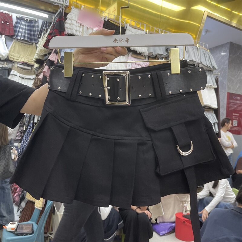设计感学院风百褶半身裙女黑色高腰朋克立体口袋纽扣百搭A字短裙