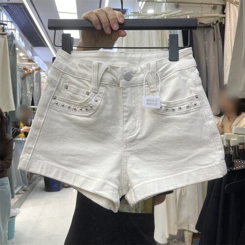高腰显瘦微弹水洗牛仔短裤女春夏铆钉装饰A字裤休闲百搭款超短裤