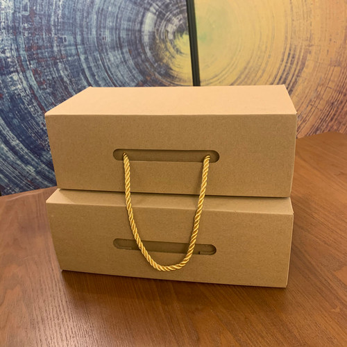 新款手提式鞋盒牛皮纸翻盖瓦楞