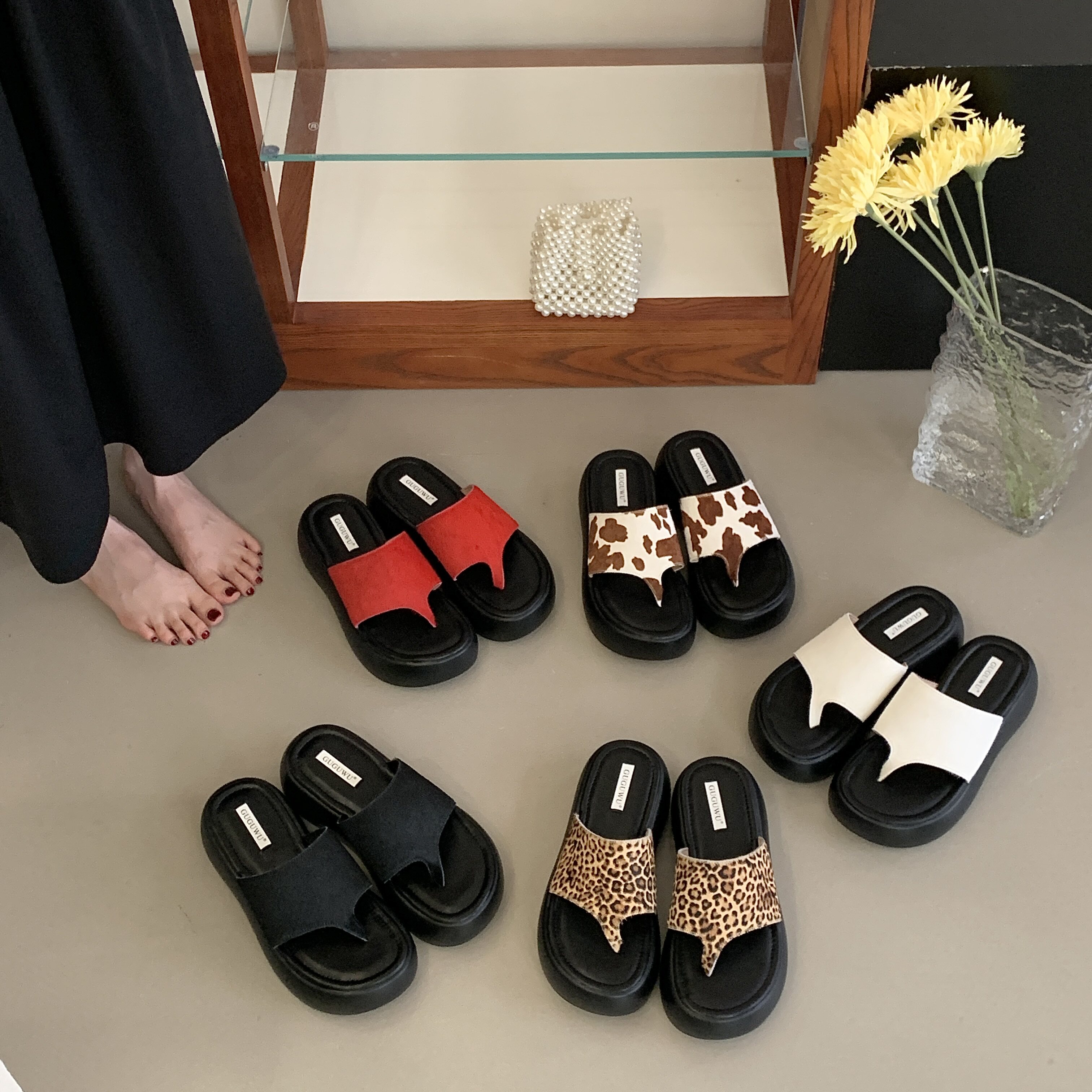 真皮马毛松糕厚底人字拖鞋女夏外穿2026新款外穿度假夹脚凉拖鞋