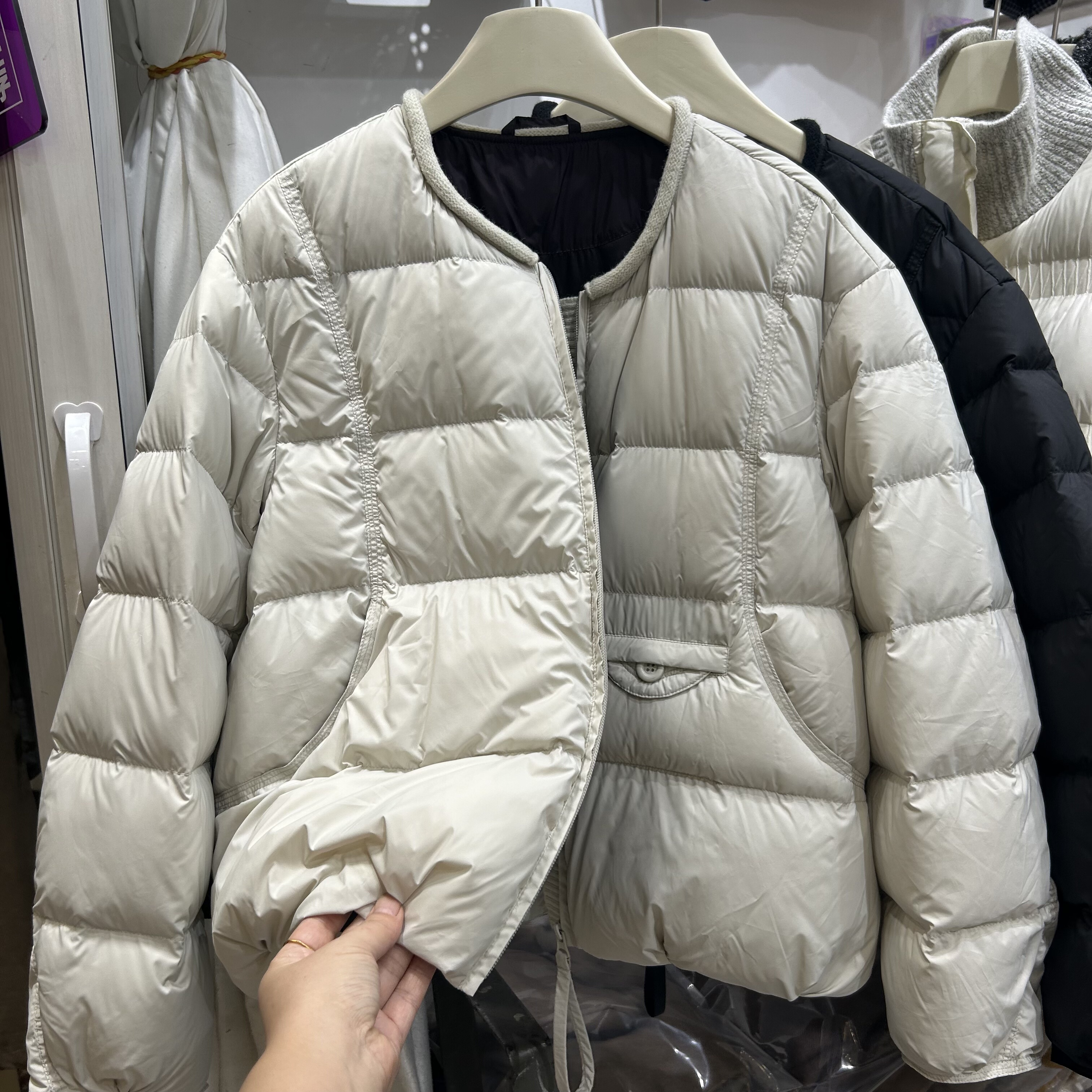 2025冬新款韩版宽松显瘦圆领羽绒服女小个子加厚保暖百搭外套上衣